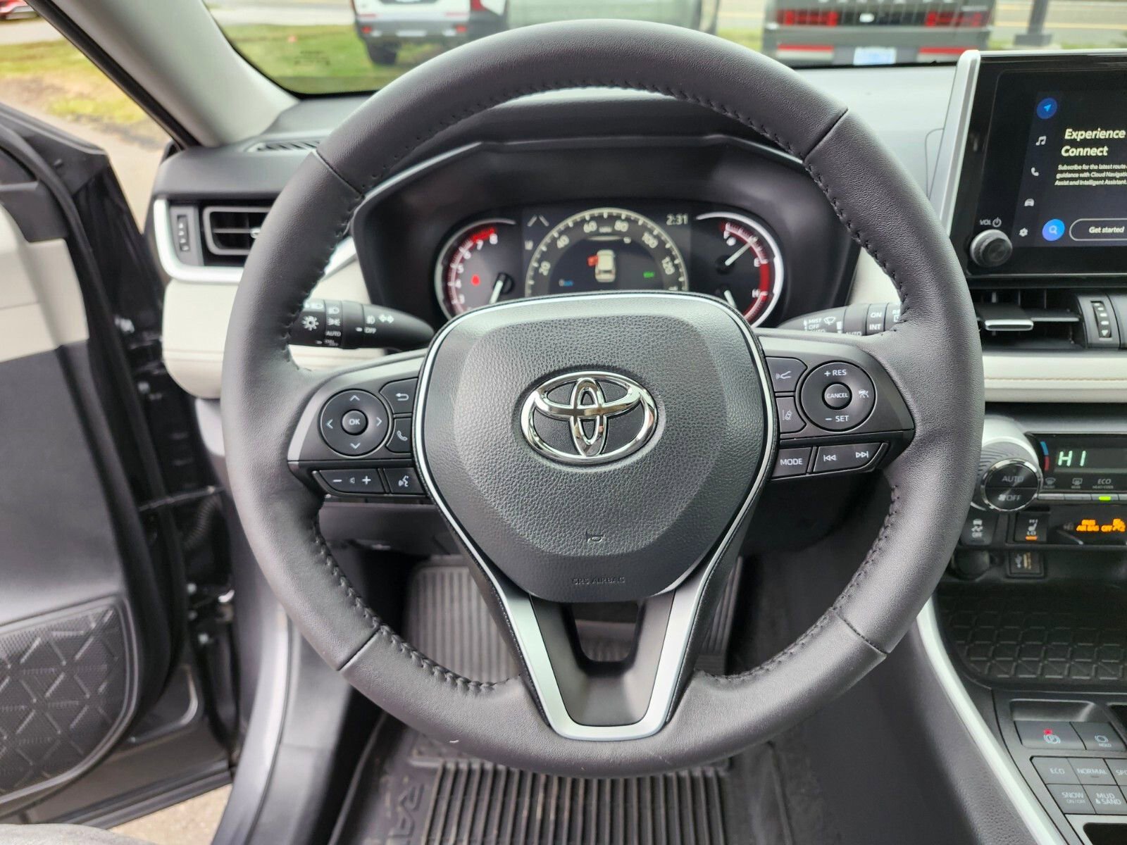 Used 2025 Toyota RAV4 XLE Premium image 27