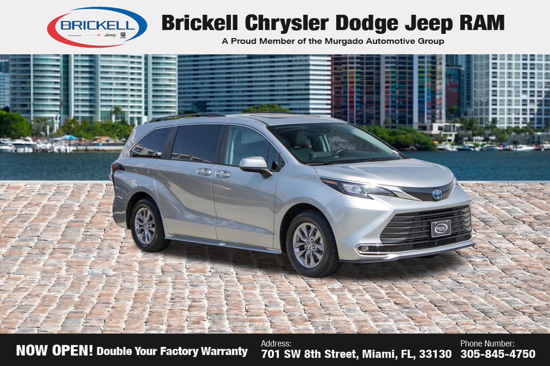 Used 2024 Toyota Sienna XLE FWD image 3