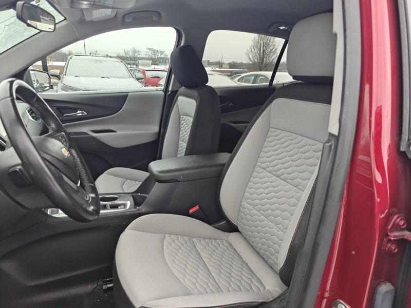 Used 2019 Chevrolet Equinox LT image 2
