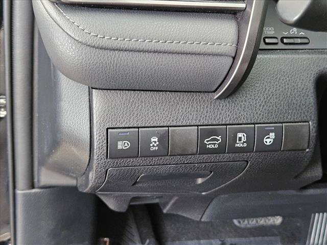 Used 2022 Toyota Camry XLE w/ Cold Weather Package FWD image 26