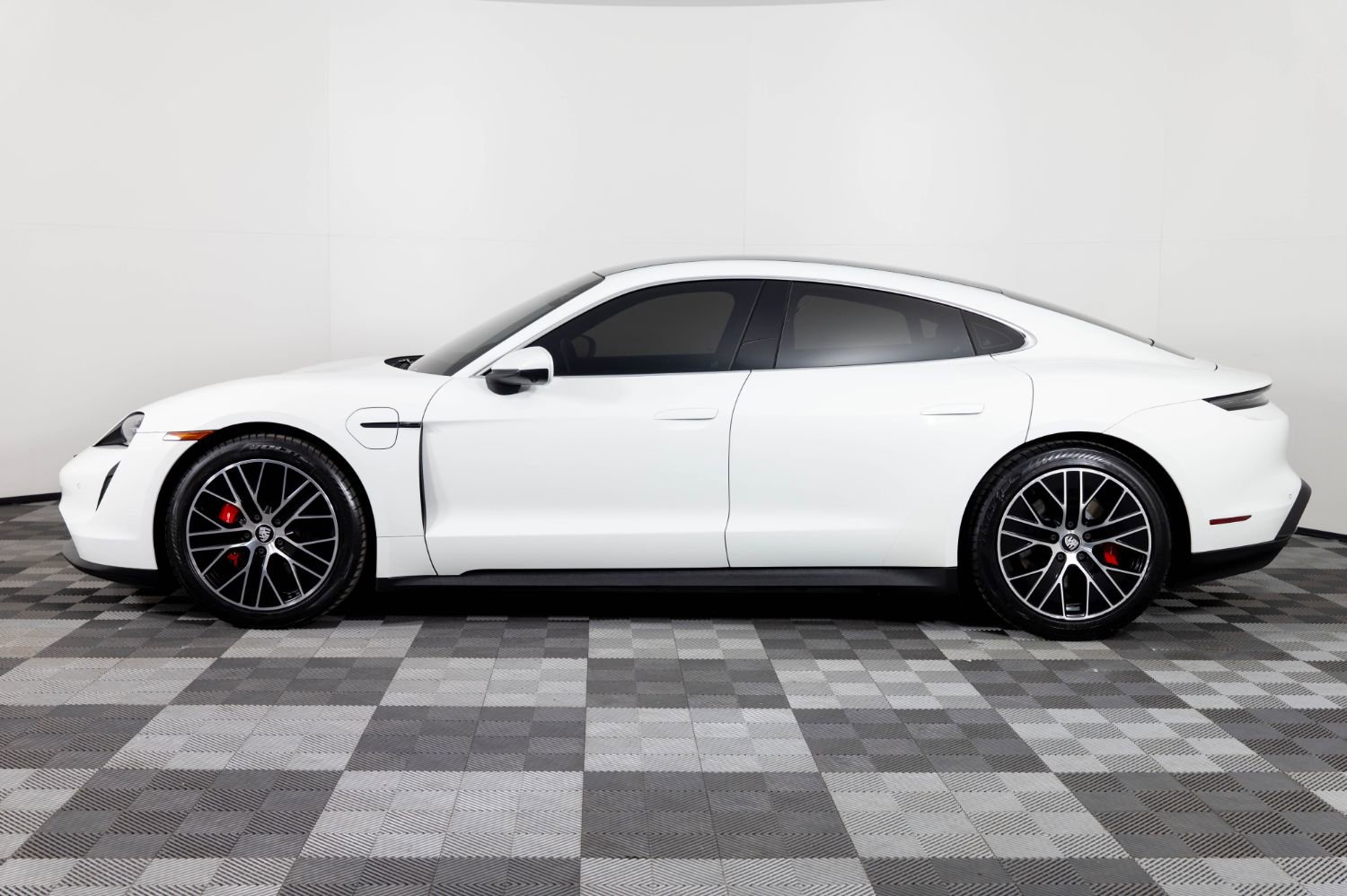 Used 2021 Porsche Taycan 4S image 3