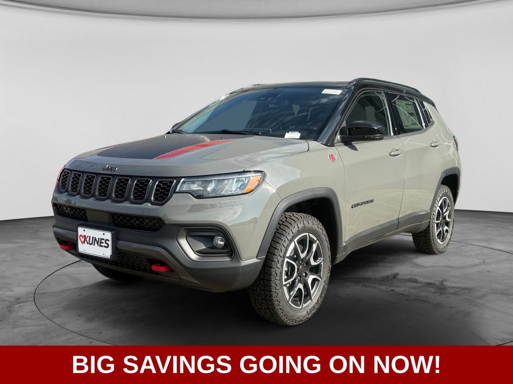 New 2026 Jeep Compass Trailhawk w/ Sun, Sound & Navigation Group AWD/4WD image 3