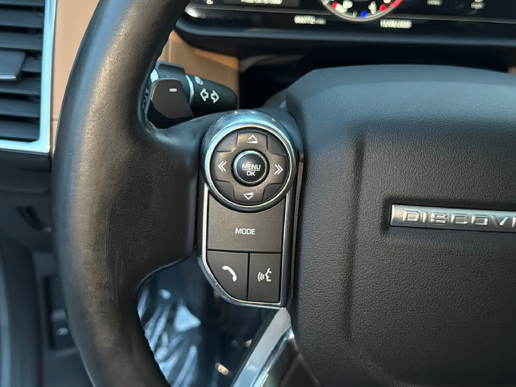 Used 2018 Land Rover Discovery HSE Luxury AWD/4WD image 32