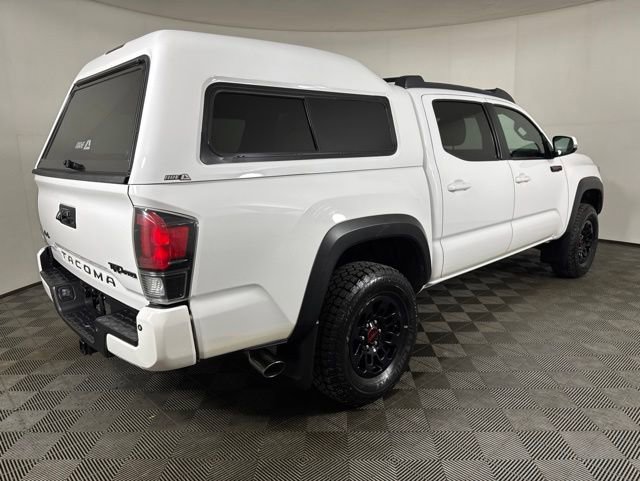 Used 2017 Toyota Tacoma TRD Pro AWD/4WD image 3