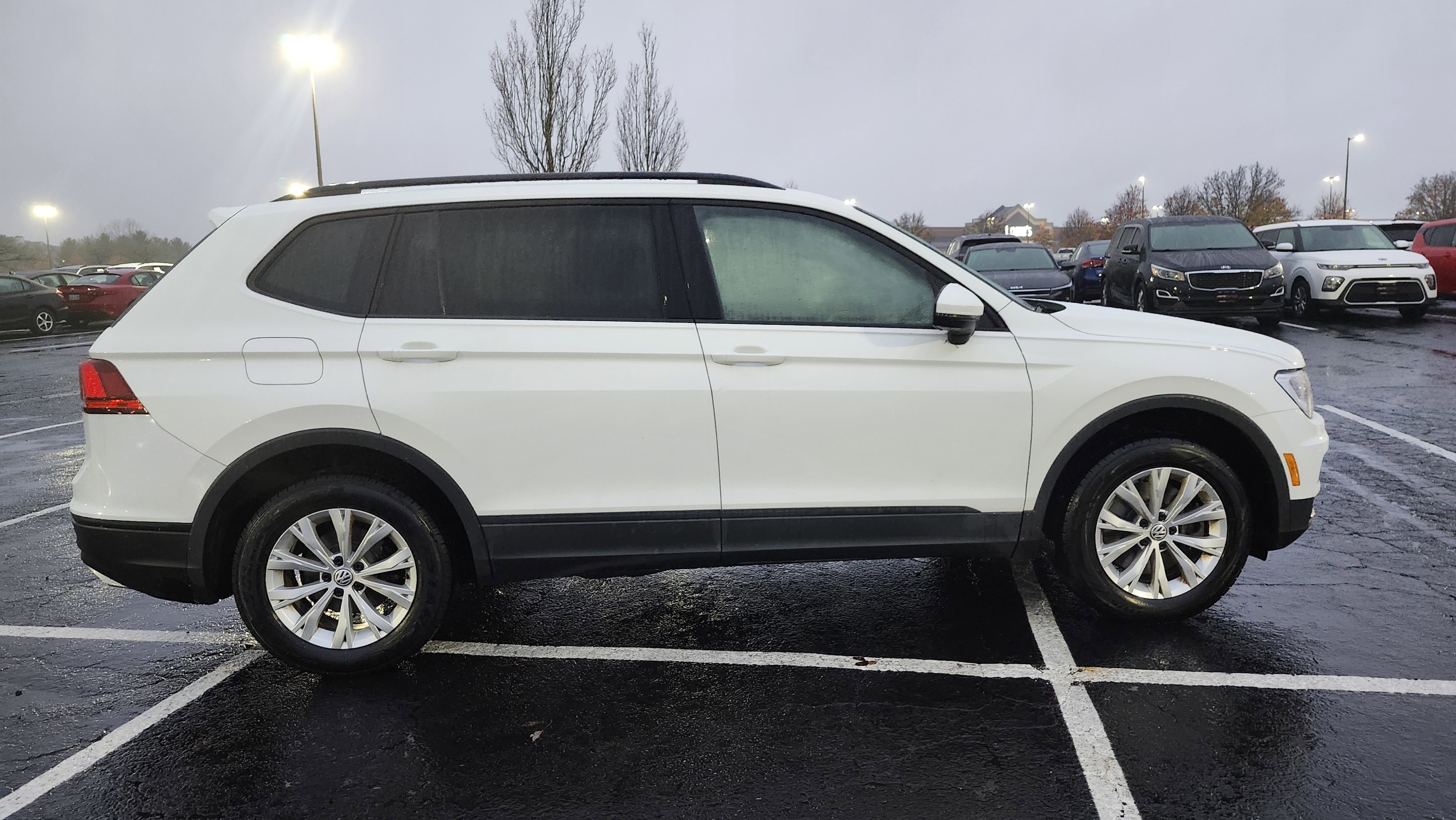 Used 2020 Volkswagen Tiguan S image 15