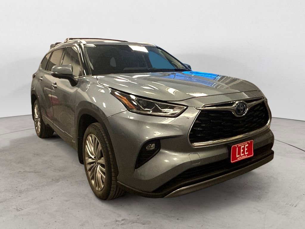 Used 2023 Toyota Highlander Platinum image 7