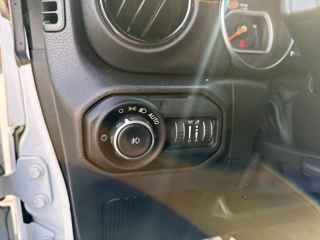 Used 2021 Jeep Wrangler Unlimited Sahara AWD/4WD image 28