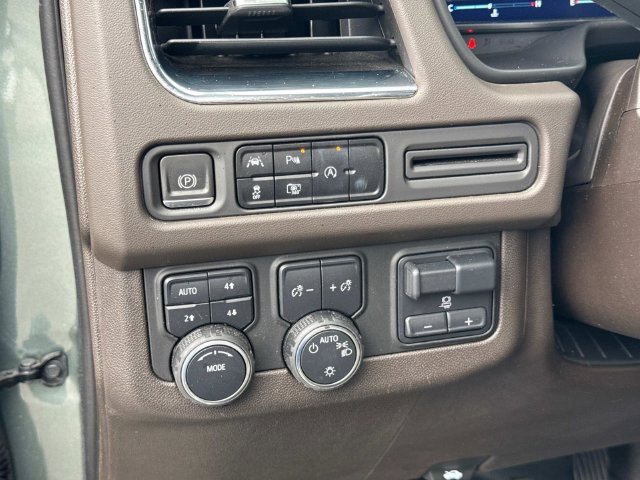 Used 2023 Chevrolet Tahoe LT w/ Luxury Package AWD/4WD image 34
