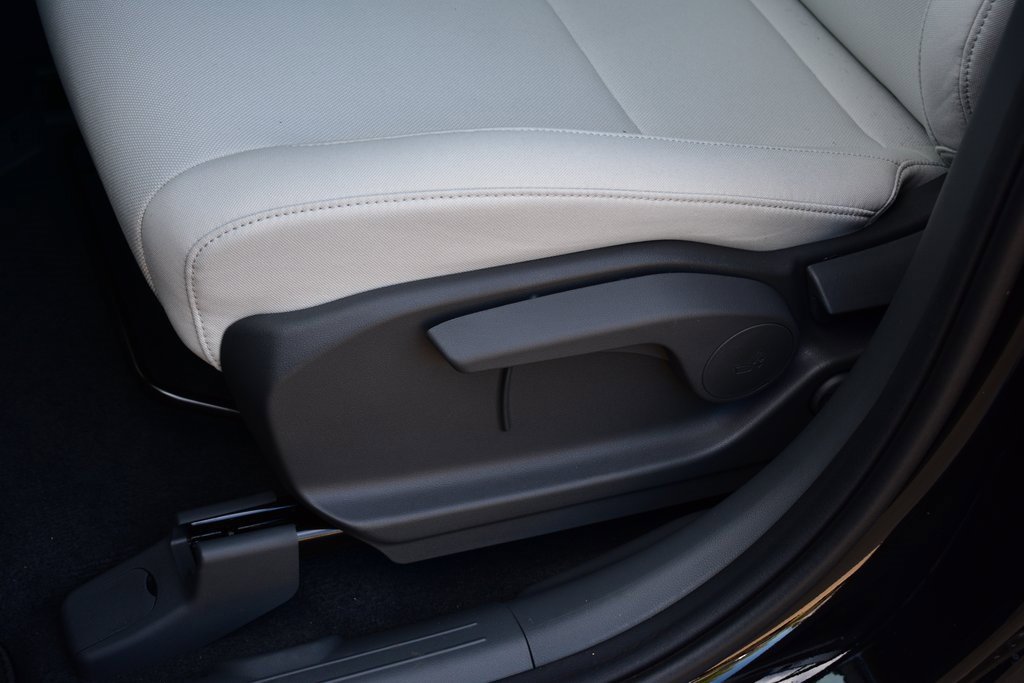 New 2026 Hyundai Santa Fe SE image 17