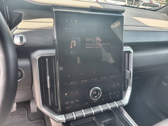Certified 2026 GMC Acadia Elevation w/ Elevation Premium Package FWD image 13