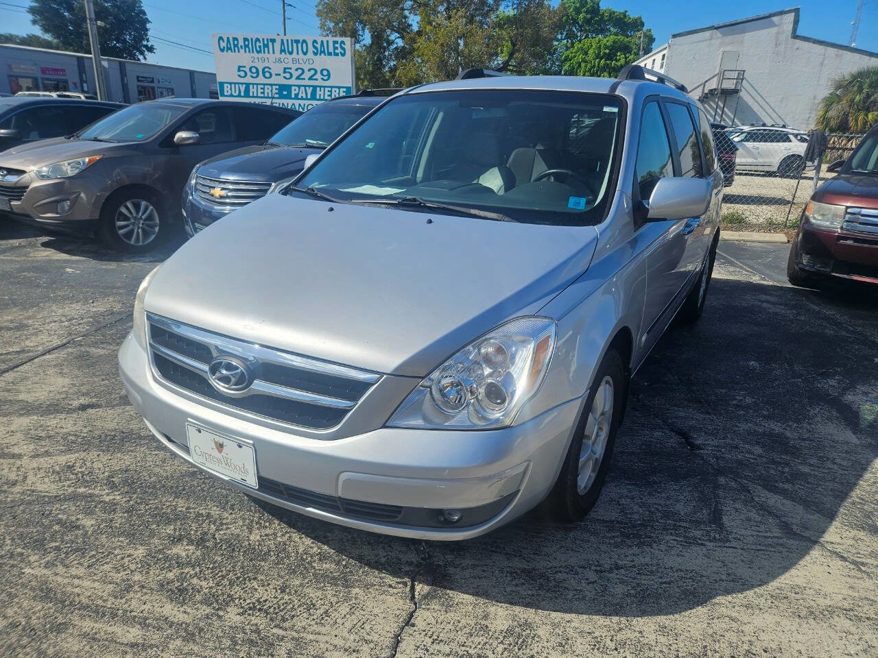 Used 2008 Hyundai Entourage Limited image 2
