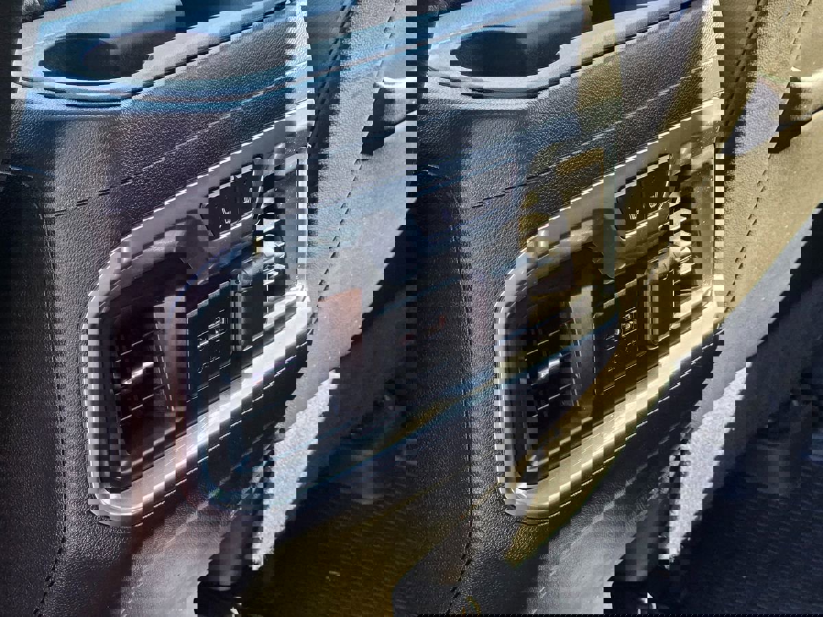 Used 2020 Chevrolet Silverado 2500 LTZ w/ LTZ Premium Package image 28