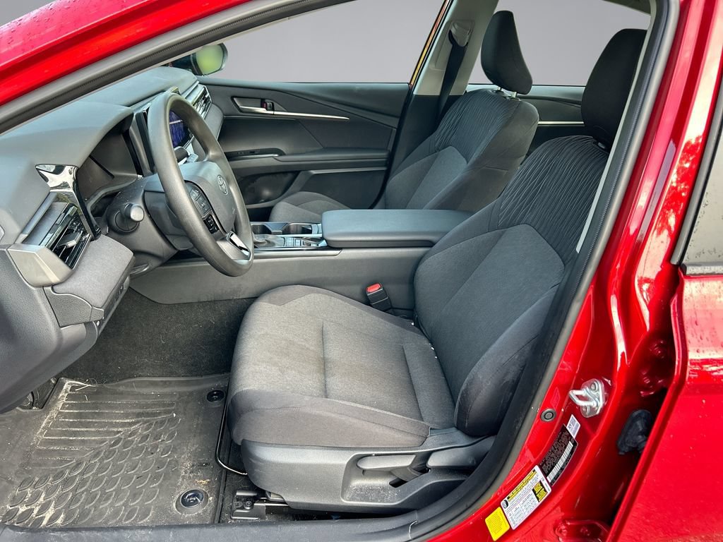 Used 2025 Toyota Camry LE FWD image 11