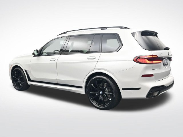 New 2027 BMW X7 xDrive40i w/ M Sport Package AWD/4WD image 7