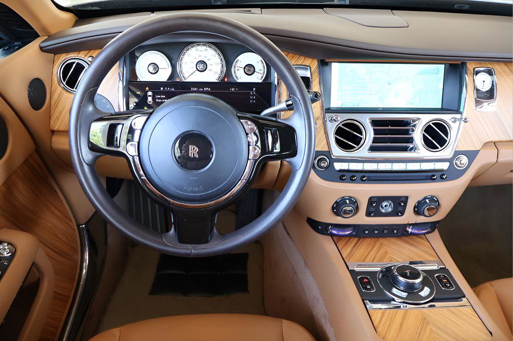 Used 2016 Rolls-Royce Wraith RWD image 17