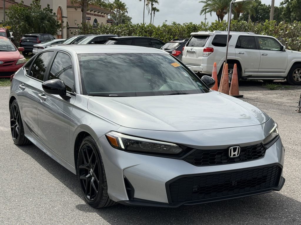 Used 2025 Honda Civic Sport image 2