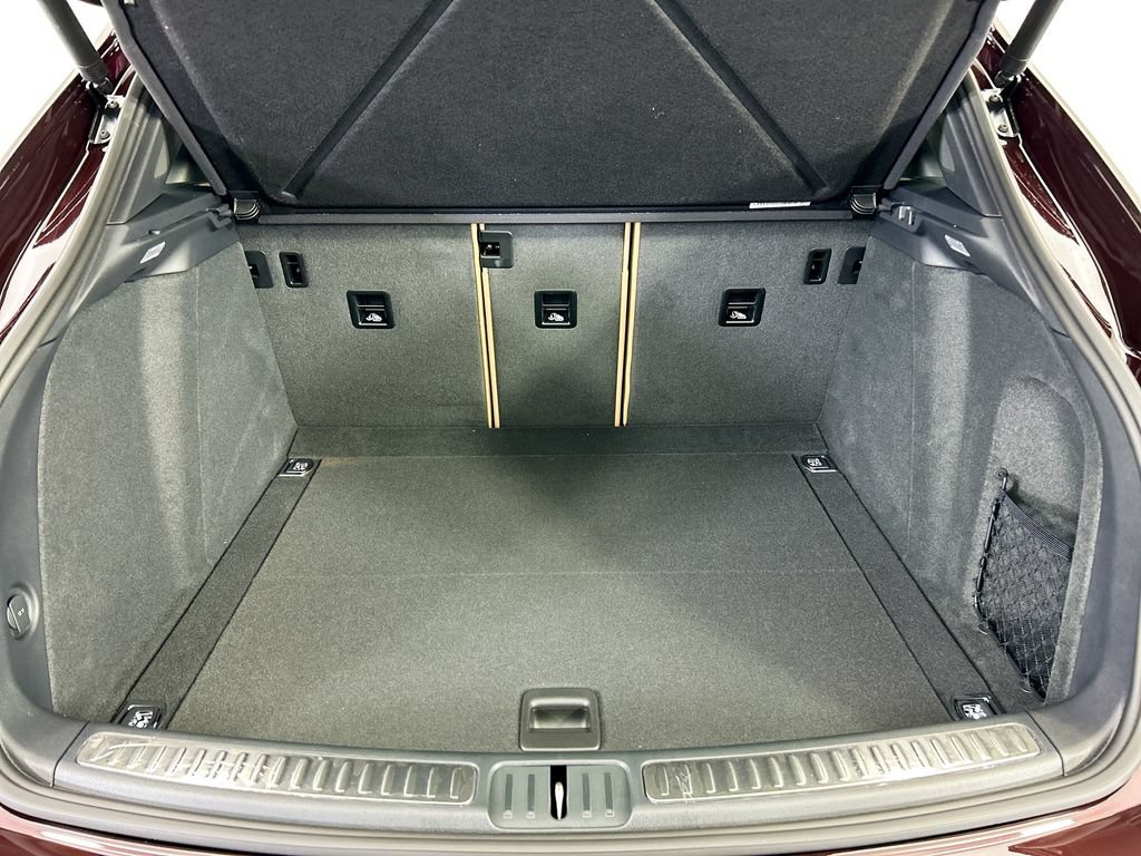 Used 2026 Porsche Macan AWD/4WD image 29
