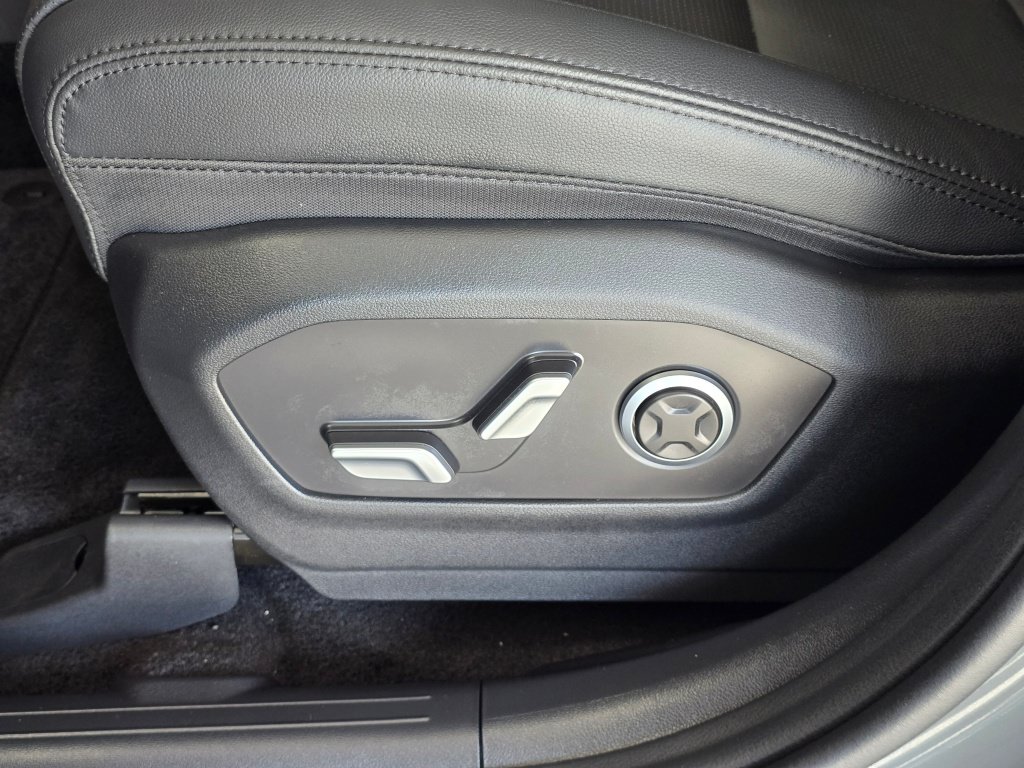 Used 2026 Hyundai Santa Fe Limited AWD/4WD image 20
