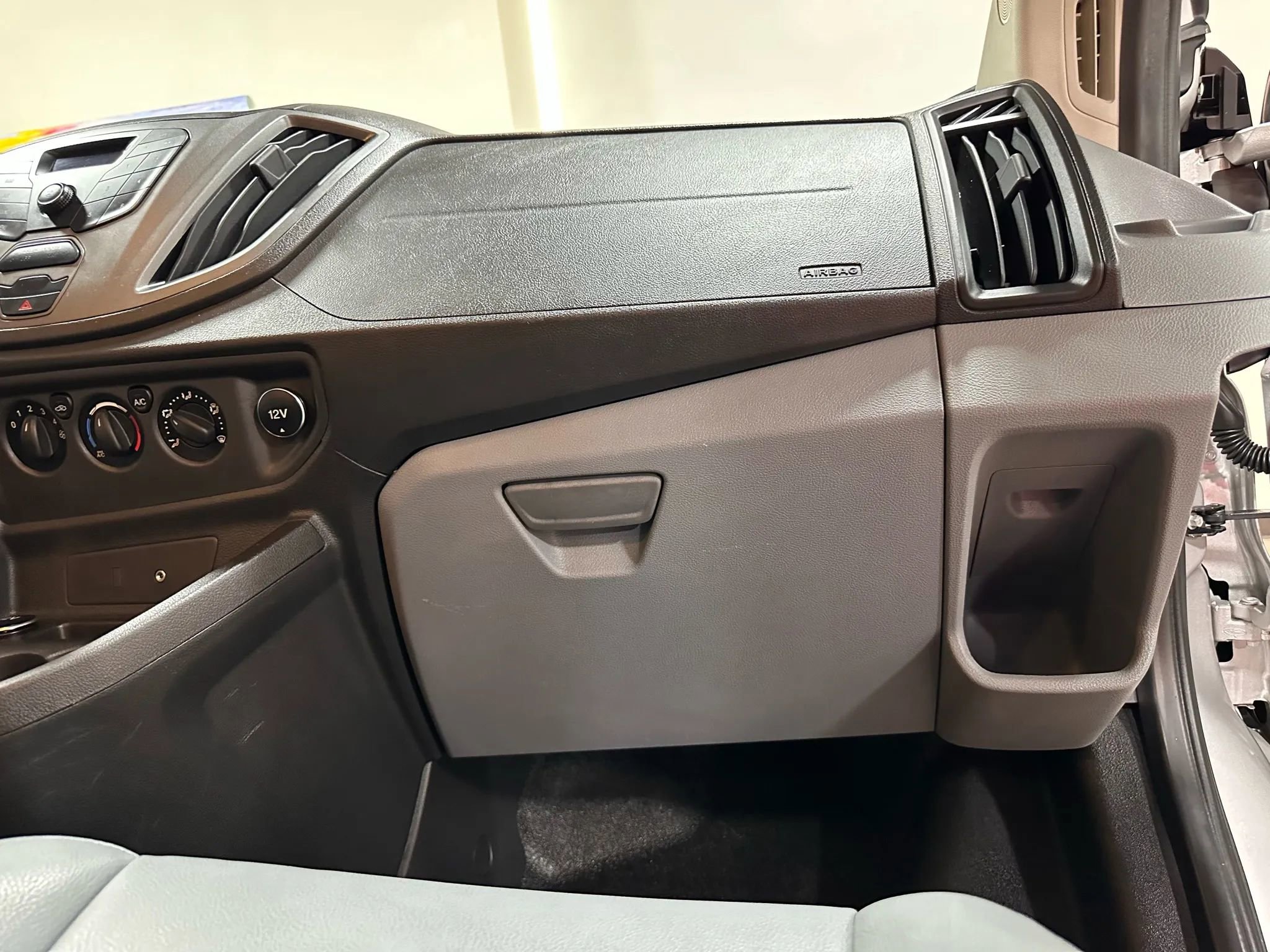 Used 2015 Ford Transit 350 148 Medium Roof image 50