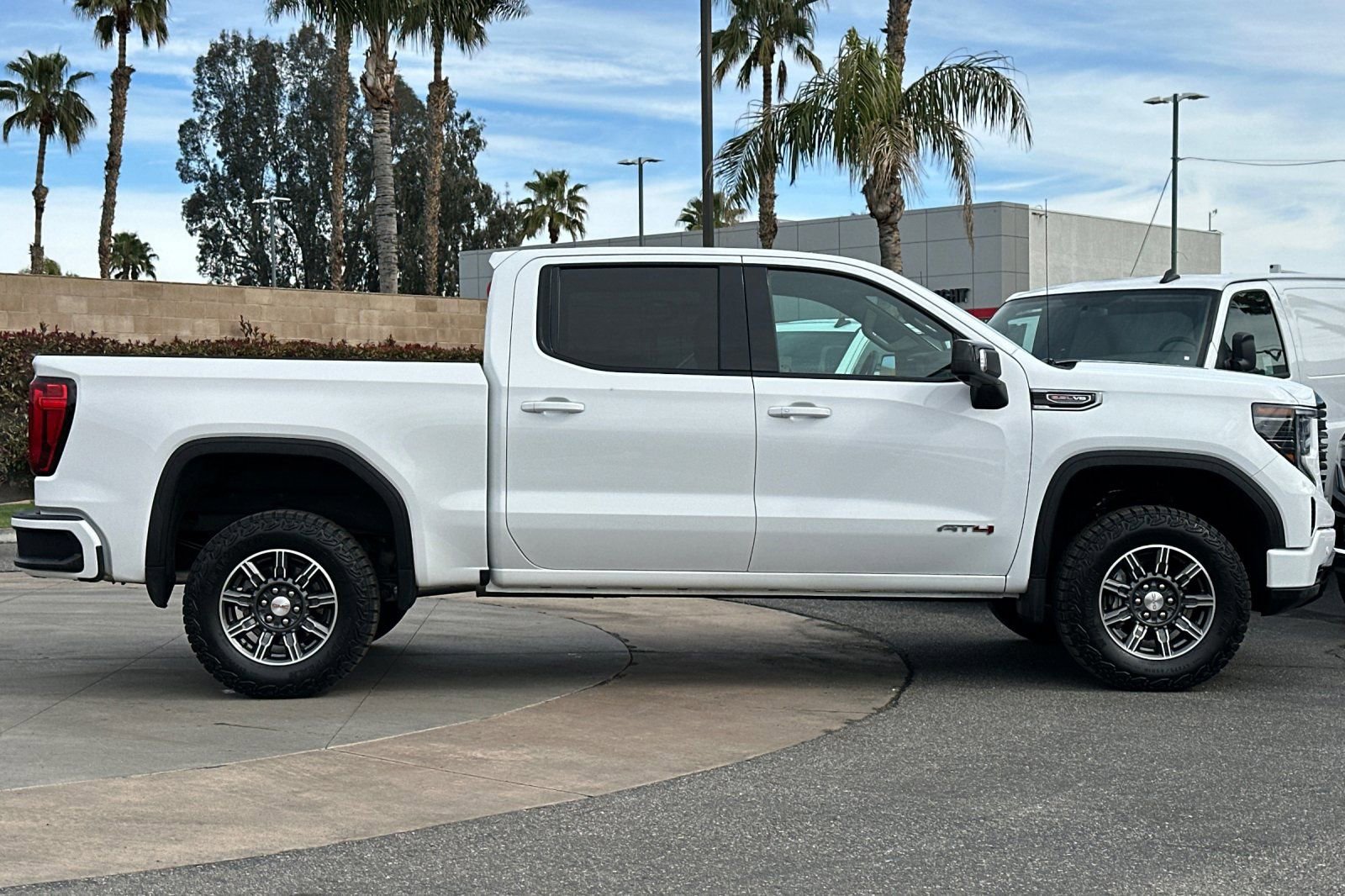 Certified 2025 GMC Sierra 1500 AT4 image 3