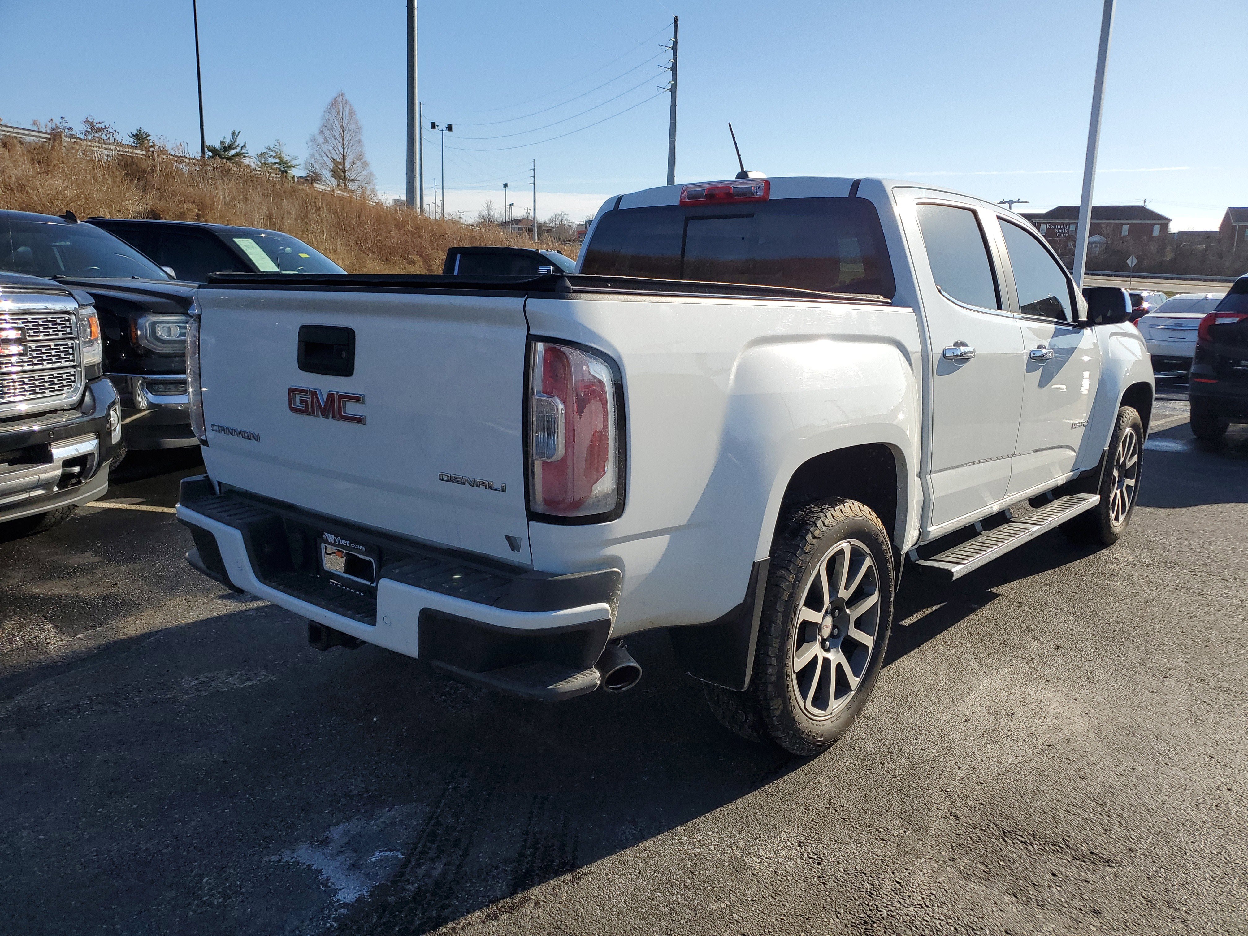 Used 2019 GMC Canyon Denali image 4