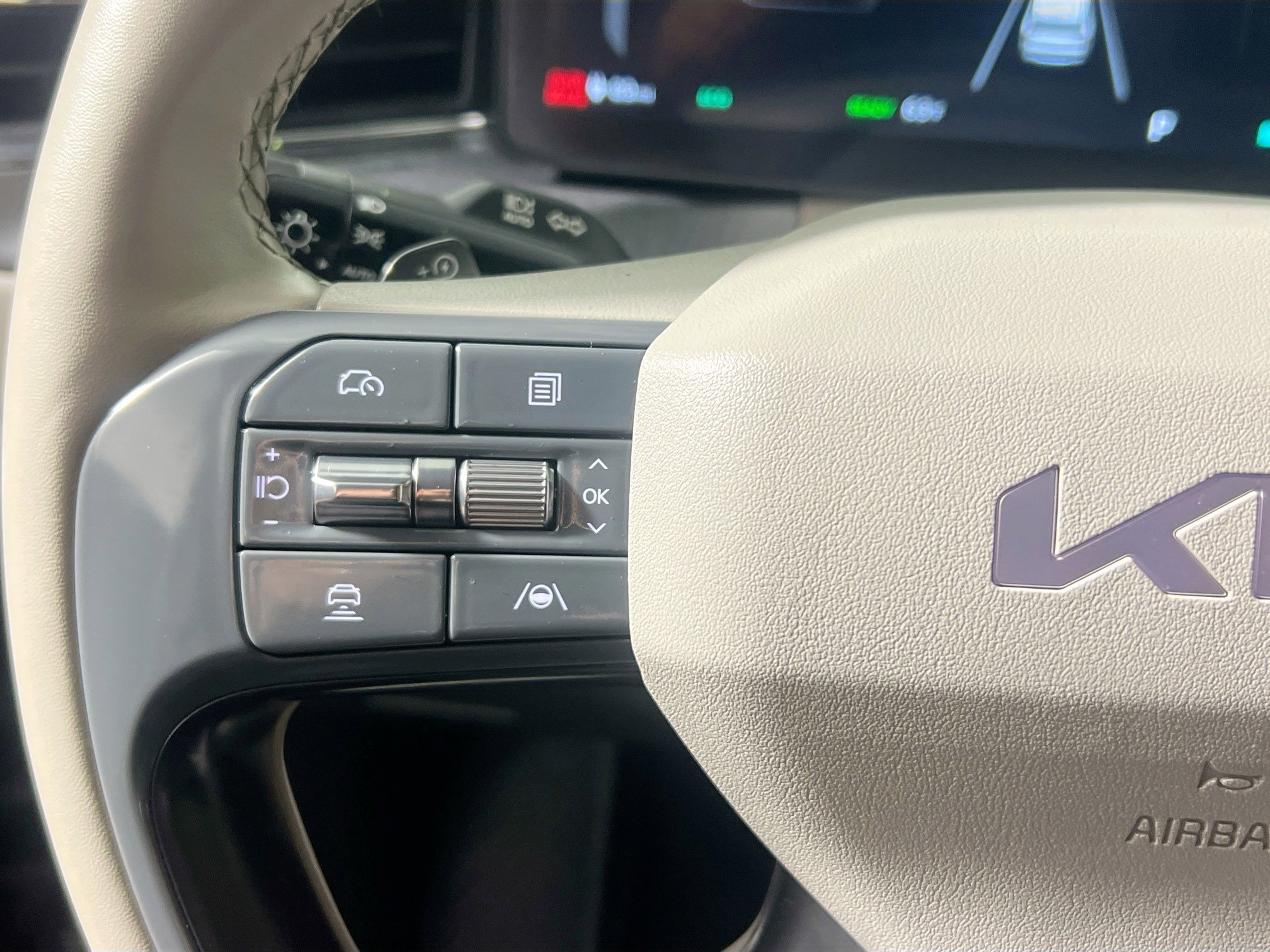 Used 2024 Kia EV9 Land image 17