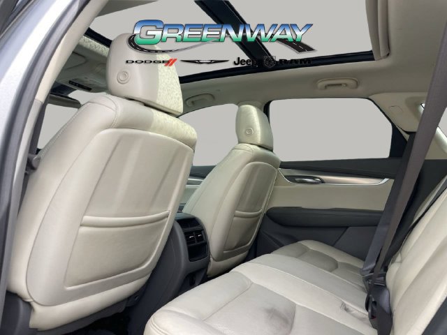 Used 2017 Cadillac XT5 Premium Luxury FWD image 17