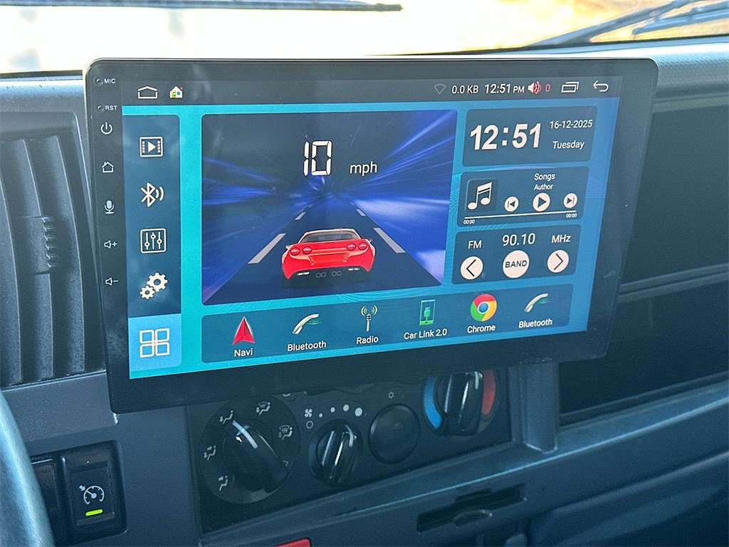 Used 2018 Isuzu NPR image 18