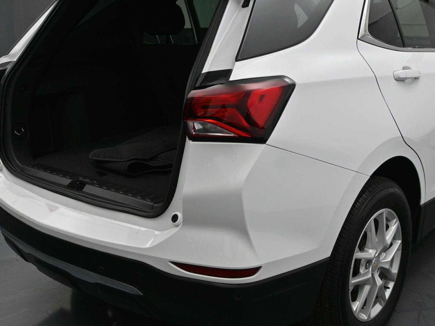 Used 2023 Chevrolet Equinox LT image 13