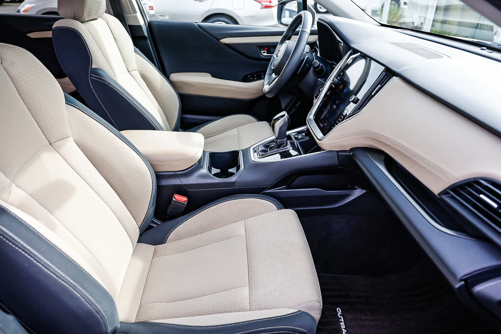 Used 2020 Subaru Outback Premium image 16