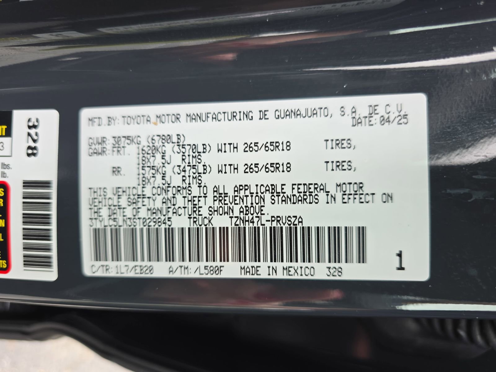 Used 2025 Toyota Tacoma Limited AWD/4WD image 35