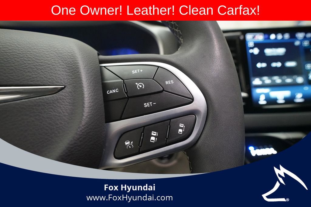 Used 2023 Chrysler Pacifica Touring-L FWD image 17