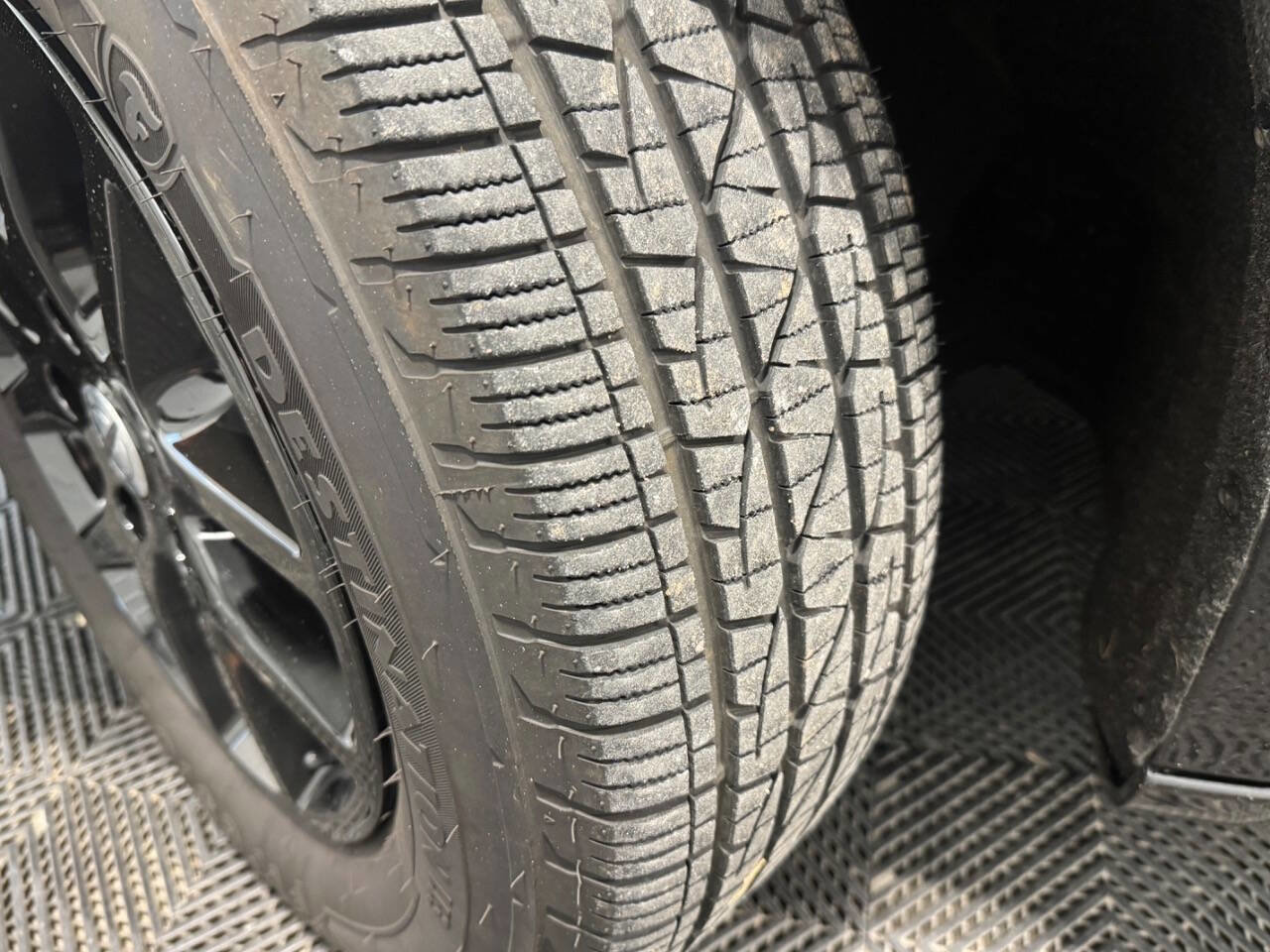 Used 2023 Chrysler Pacifica Touring image 35