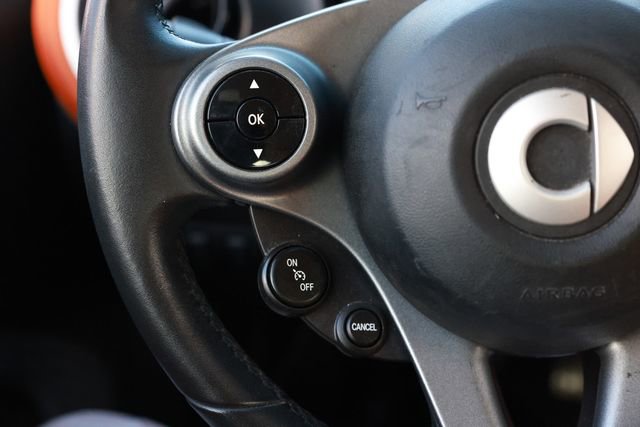 Used 2016 smart fortwo passion image 24