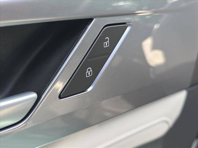 New 2026 Volkswagen Taos SEL AWD/4WD image 6