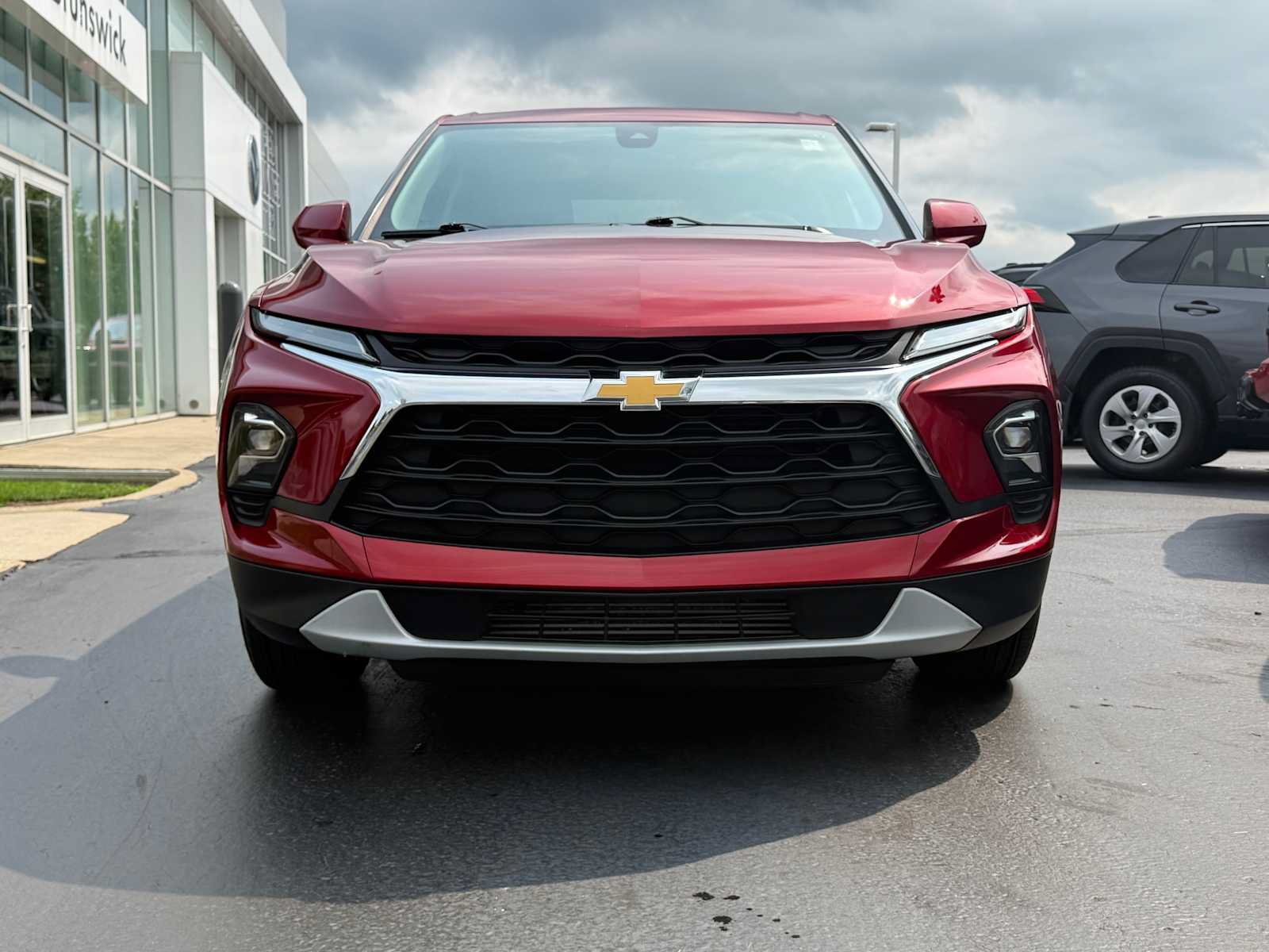 Used 2024 Chevrolet Blazer LT AWD/4WD image 2