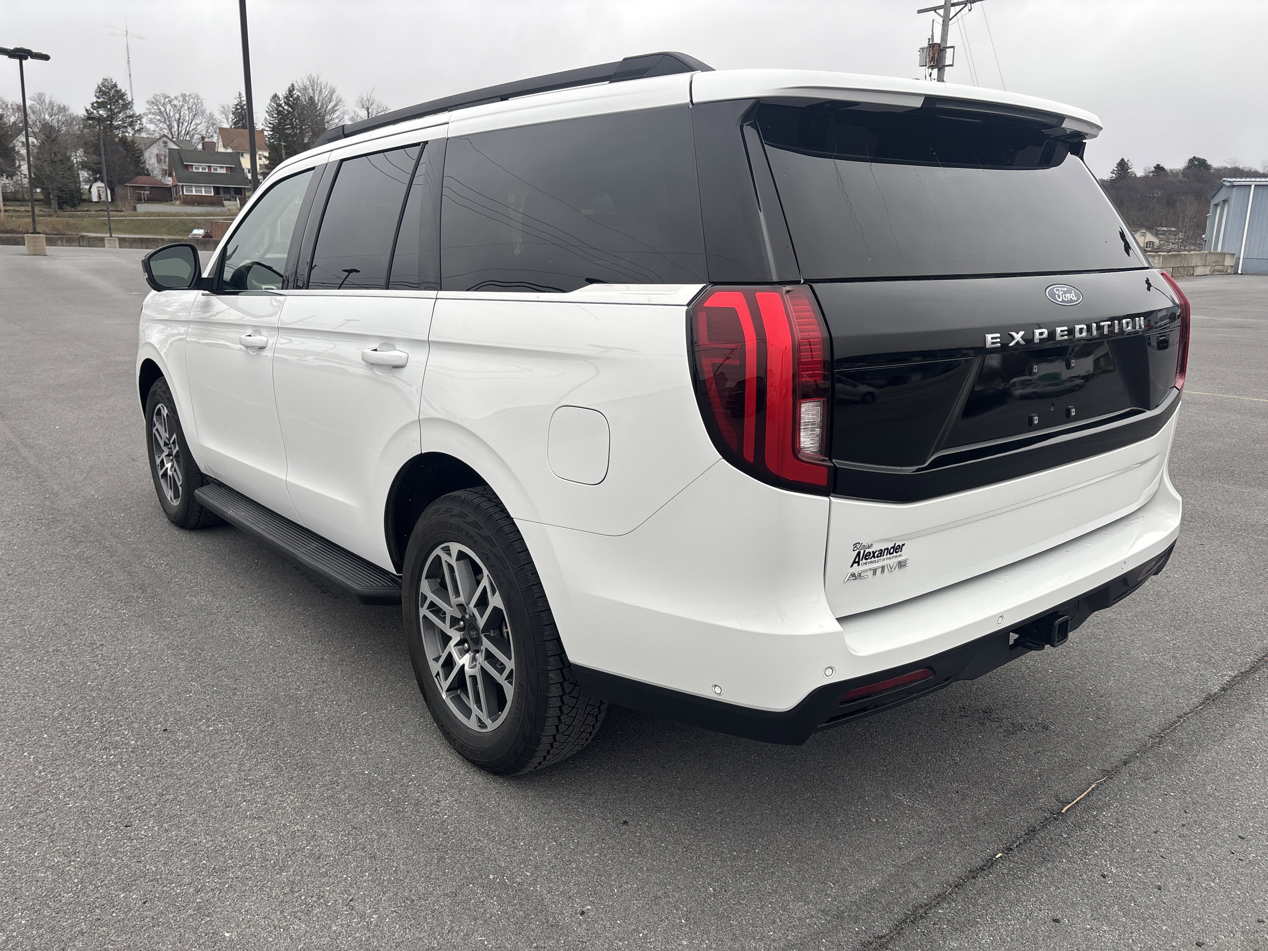 Used 2025 Ford Expedition Active image 6