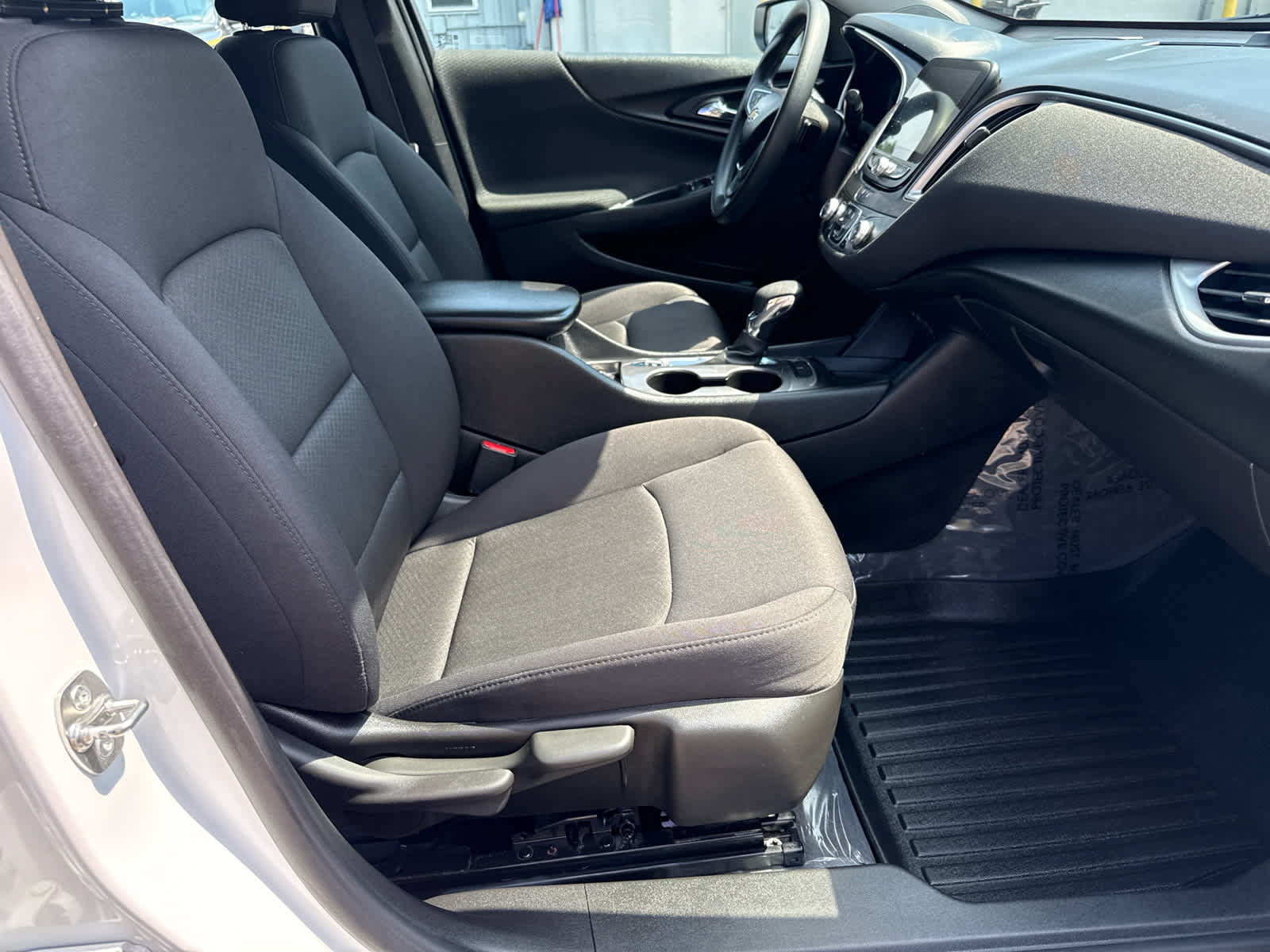Used 2024 Chevrolet Malibu LS FWD image 12