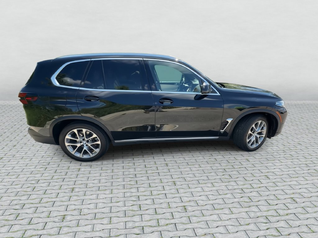 Used 2024 BMW X5 xDrive40i w/ Premium Package AWD/4WD image 9