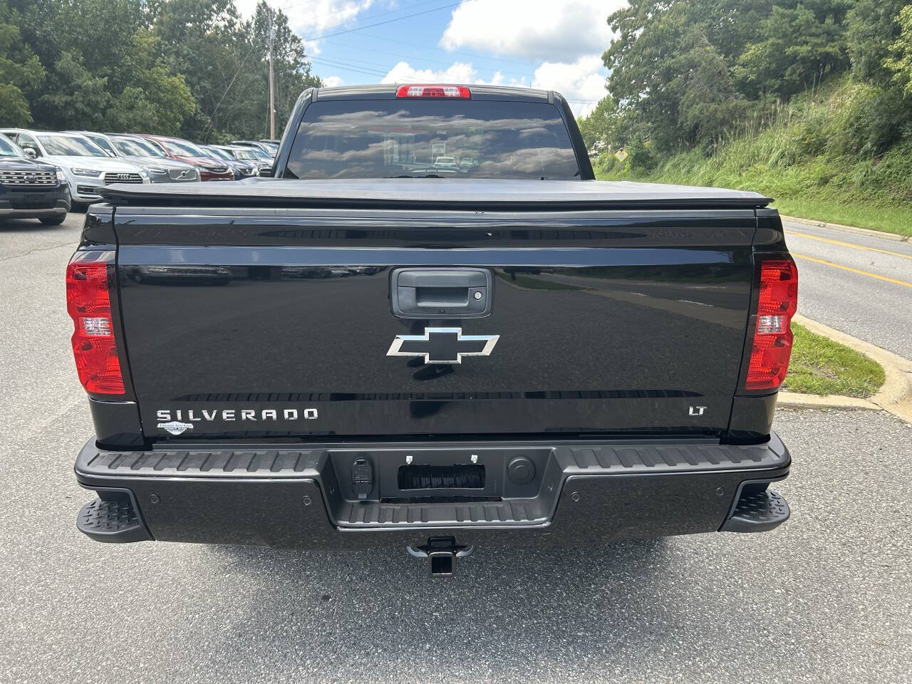 Used 2018 Chevrolet Silverado 1500 LT w/ Midnight Edition AWD/4WD image 5