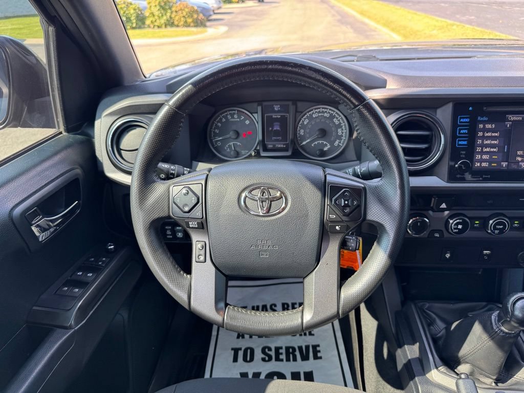 Used 2017 Toyota Tacoma TRD Off-Road AWD/4WD image 17