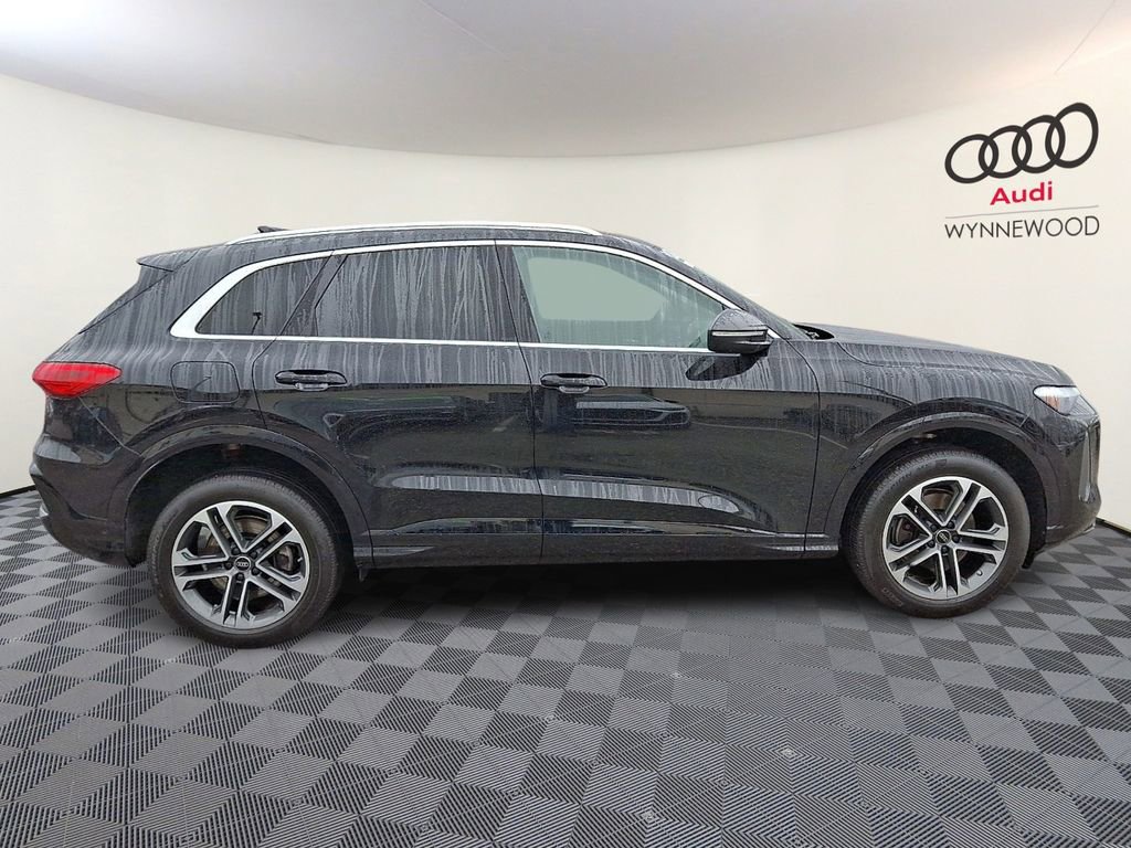 Certified 2025 Audi Q5 Premium Plus w/ Premium Plus image 7