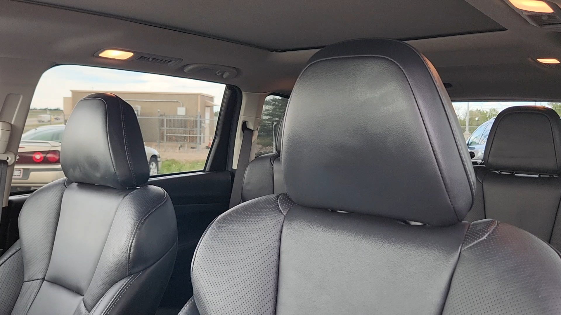 Used 2024 Subaru Ascent Limited w/ Technology Package AWD/4WD image 9