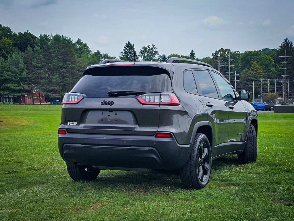 Used 2021 Jeep Cherokee Latitude Plus AWD/4WD image 4
