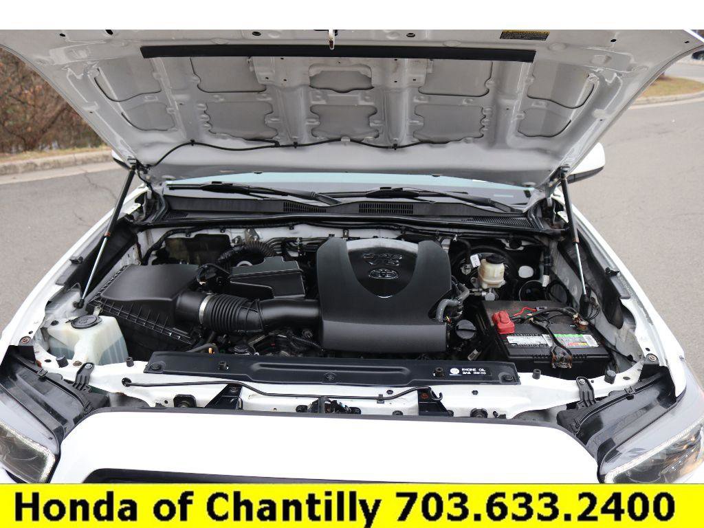 Used 2017 Toyota Tacoma SR image 29