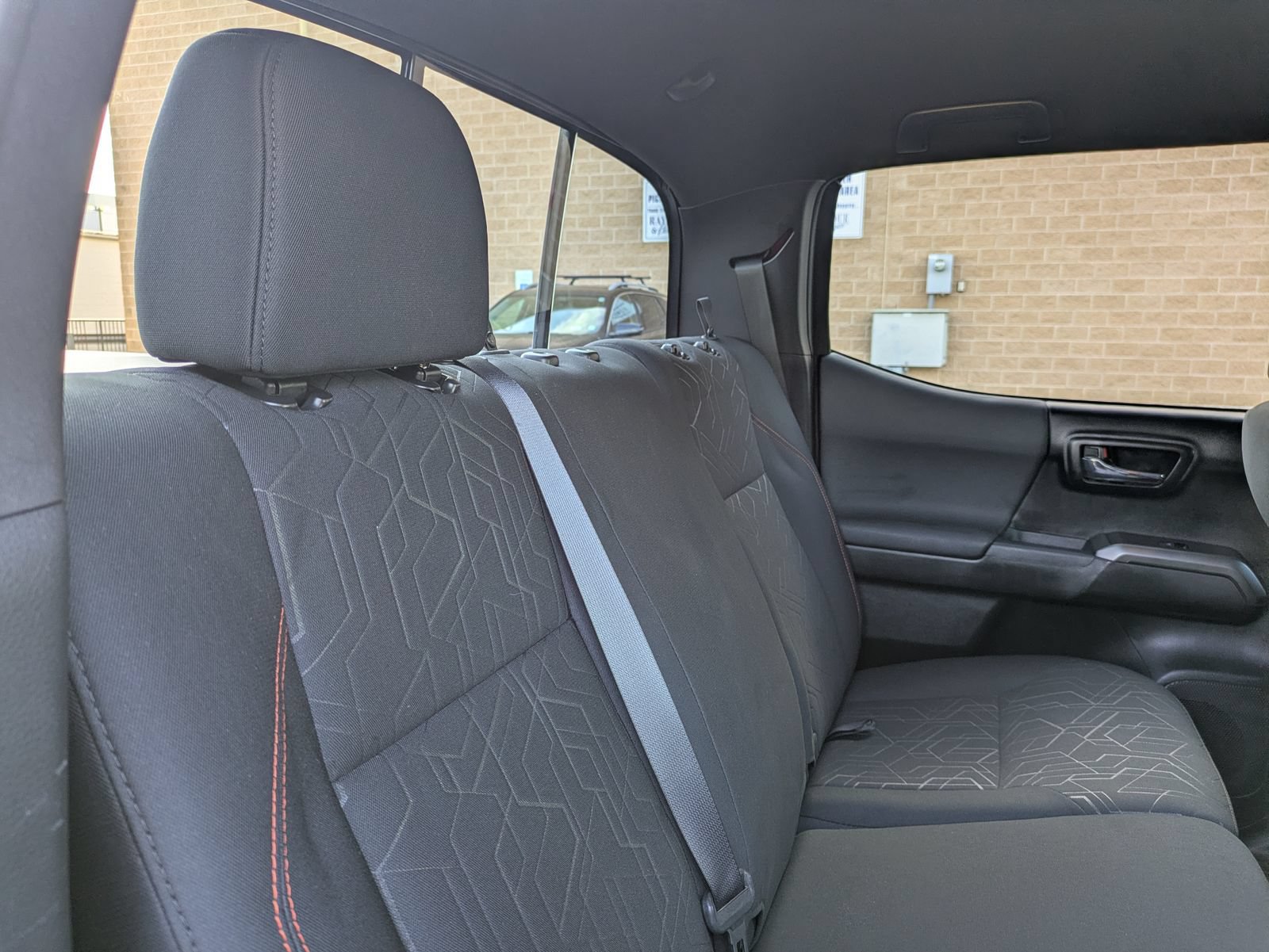 Used 2017 Toyota Tacoma TRD Off-Road w/ Tow Package (A/T) AWD/4WD image 19
