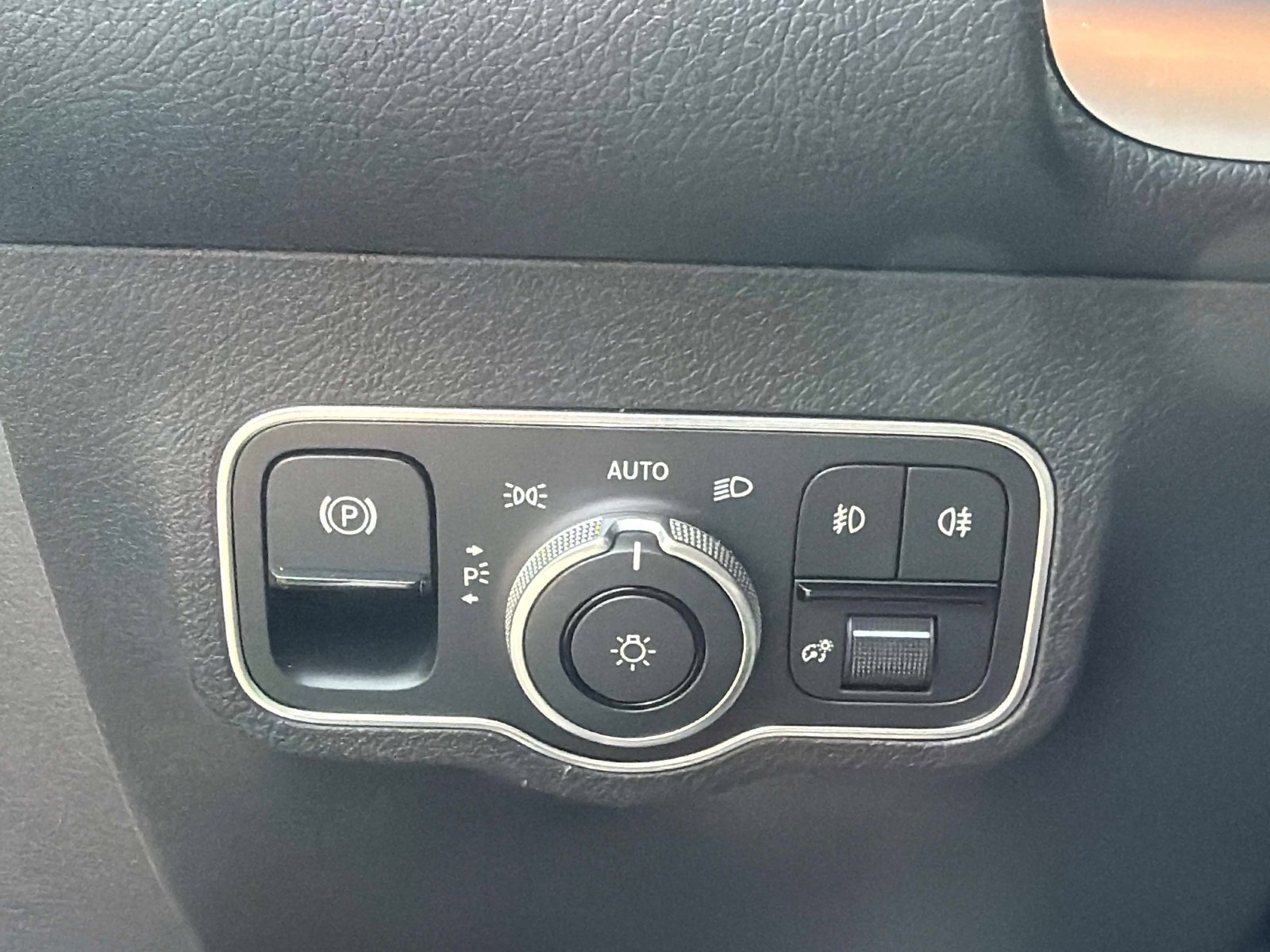Certified 2026 Mercedes-Benz GLB 250 image 27