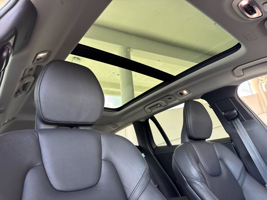 Certified 2021 Volvo V60 T5 Cross Country w/ Climate Package image 16