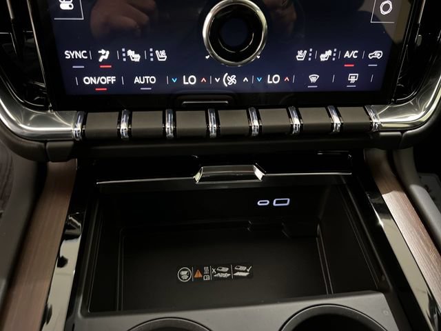 New 2026 GMC Yukon Denali w/ LPO, Floor Liner Package AWD/4WD image 17