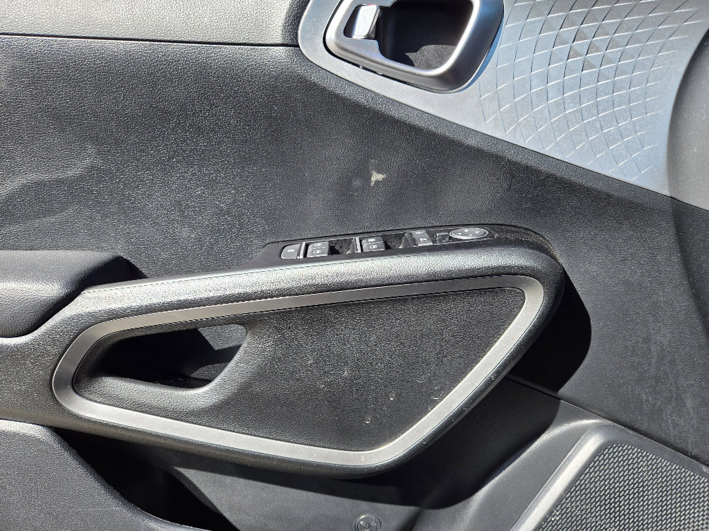 Certified 2025 Kia Soul S image 25